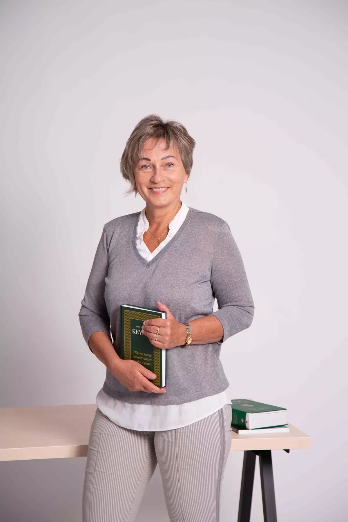 Jana Piteková with book